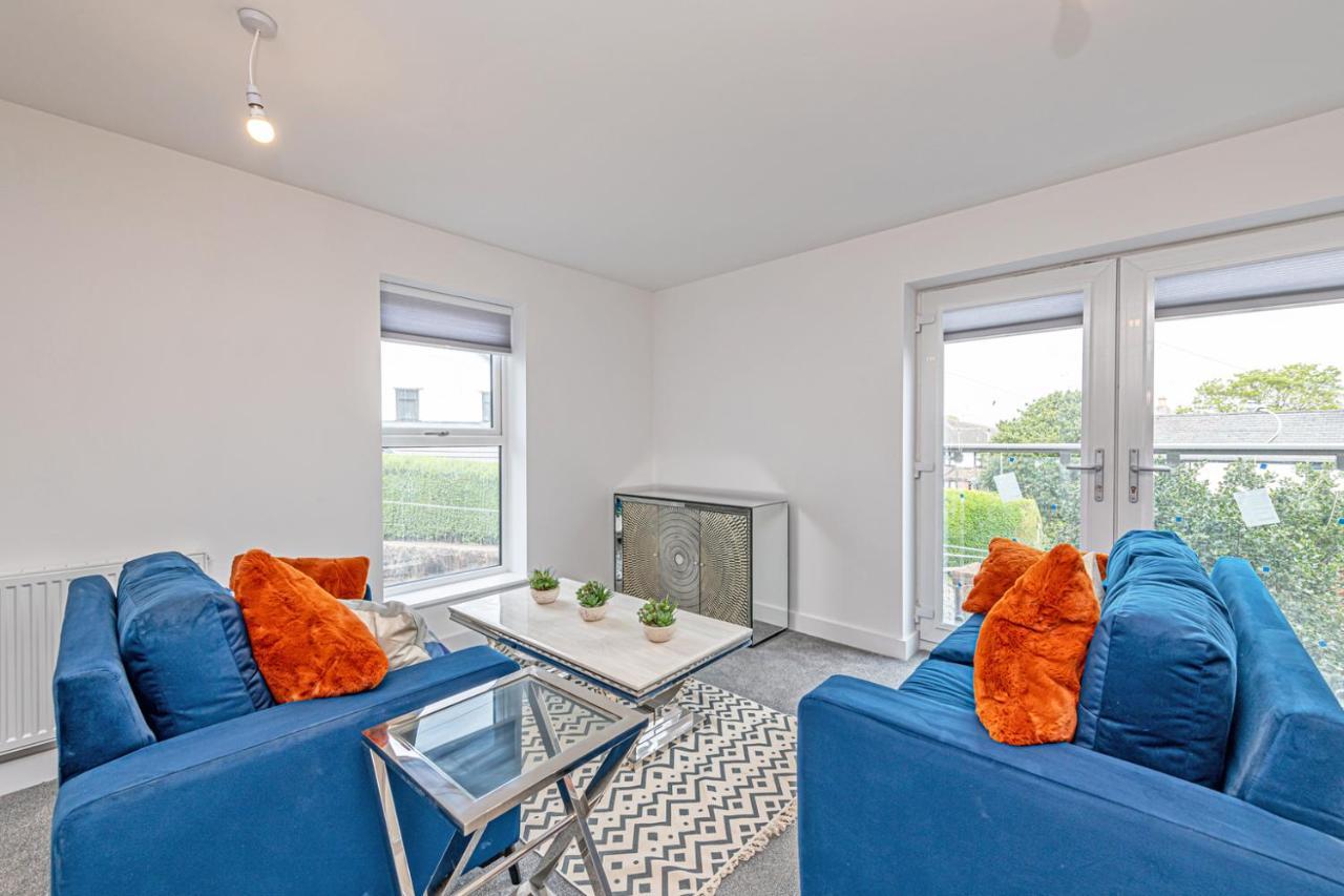 Gospel Heights Luxury Apartments With Parking Heswall Exterior foto